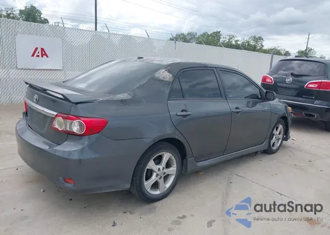 2011 Toyota Corolla S z USA, uszkodzony, nr VIN 2T1BU4EE5BC713106